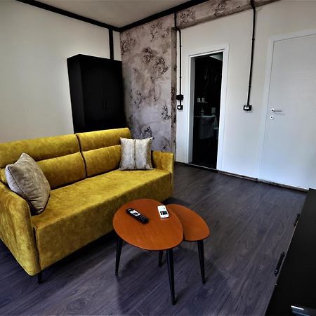 Apartament Stylish Studio In The Heart Of Tirana #3 Zewnętrze zdjęcie